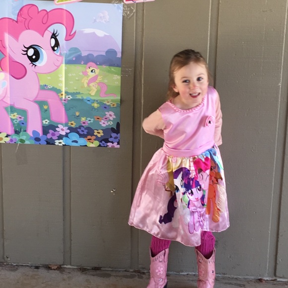 Meet your Posher, Jessica - Picture 2 of 2